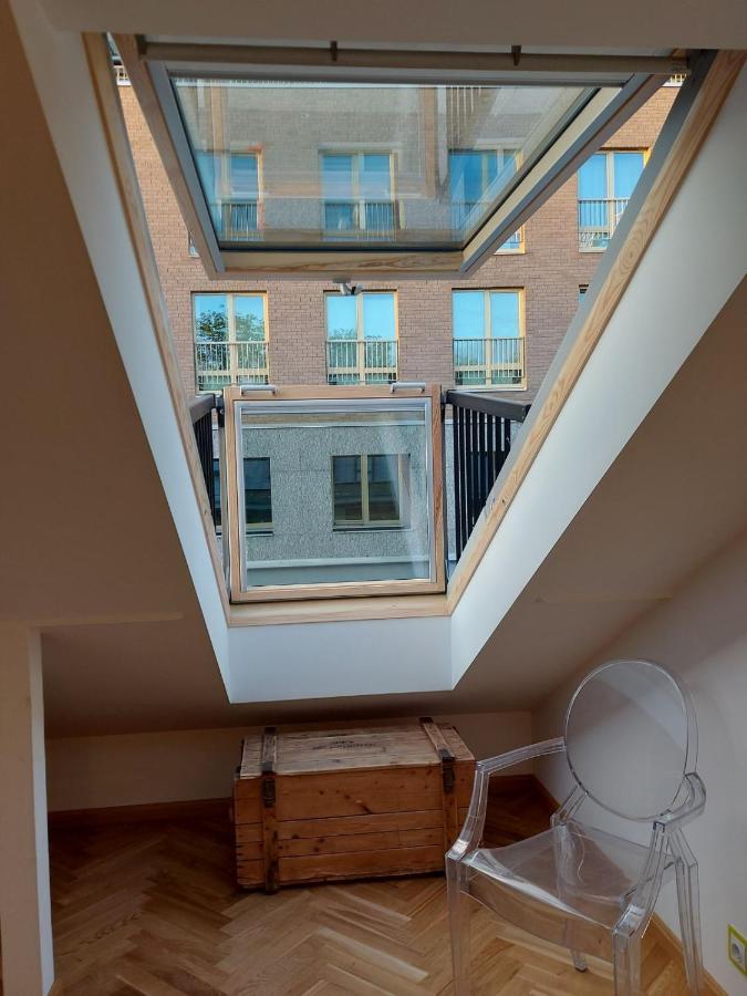 Modern History Apartment *