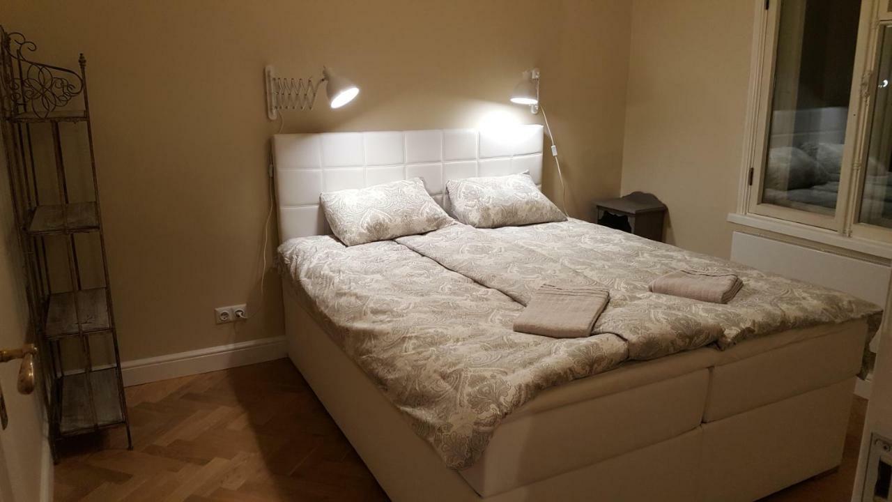 Modern History Apartment *