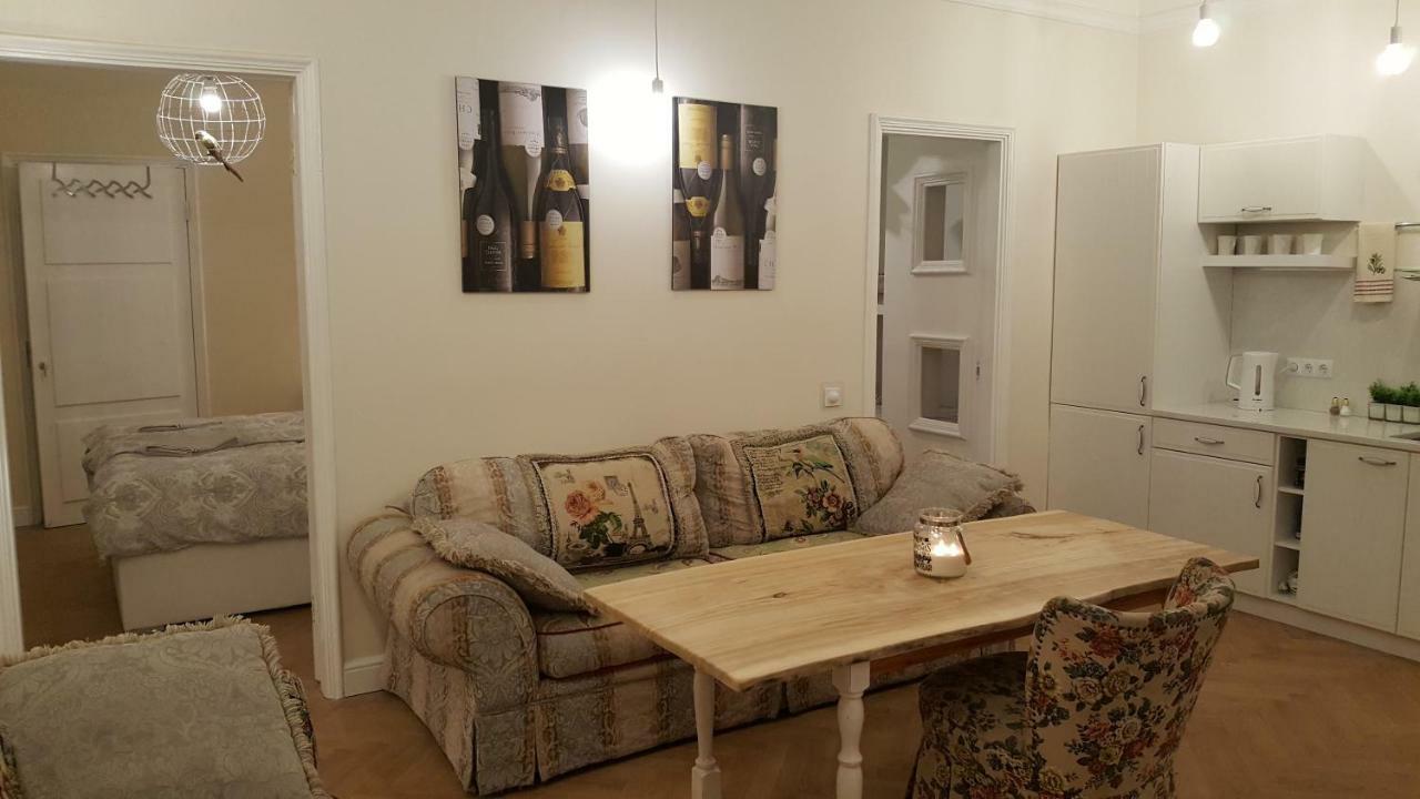 Apartment Modern History *
