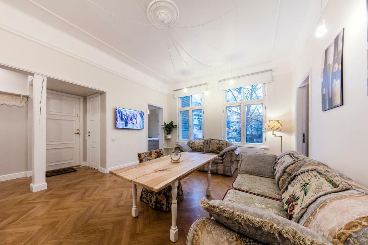 Apartment Modern History